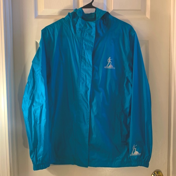 THE DAY HIKER RainCoat - Picture 2 of 12